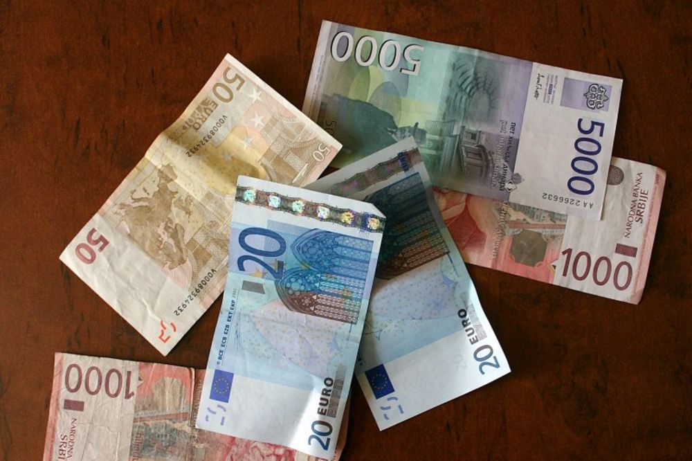 Kurs stagnira na 117,4026 dinara za evro