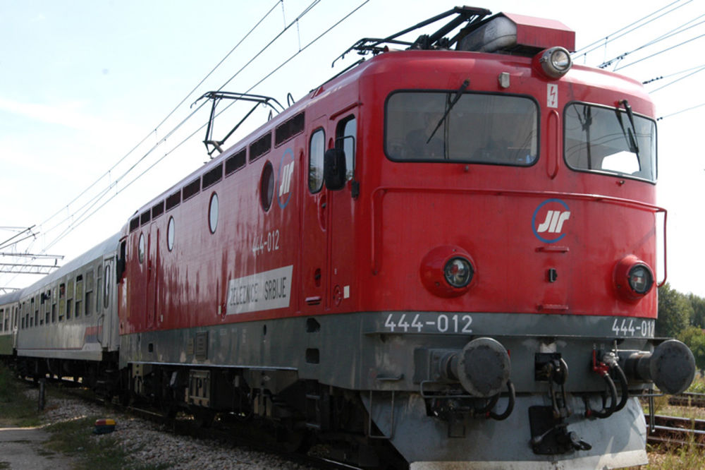 Železnica Srbije se deli na tri preduzeća?