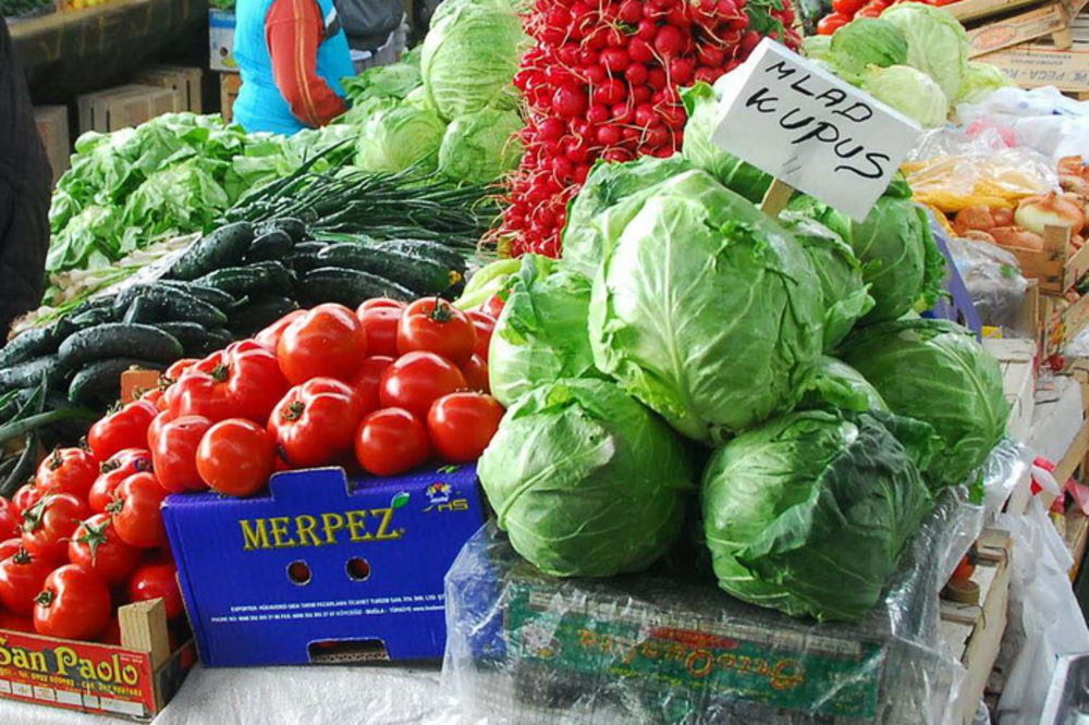 ZELENIŠ ČUVA DINAR: Jeftinije povrće oborilo inflaciju, najniža za 7 godina!