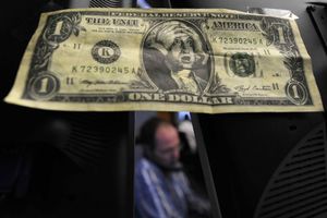 SAD ukidaju papirni dolar?