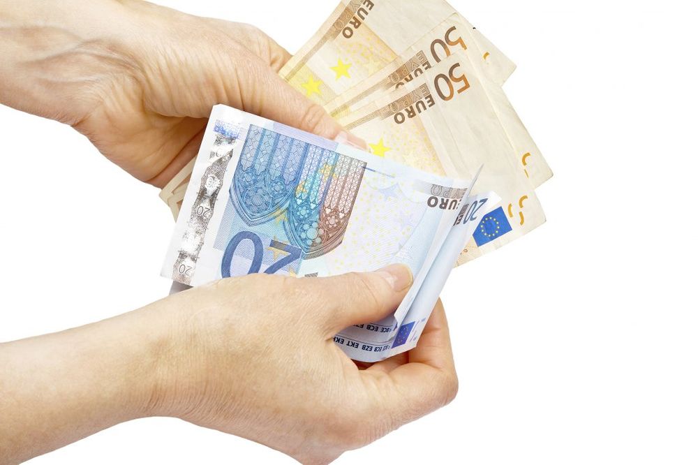 DINAR SLABIJI ZA 0,2 POSTO: Evro danas 120,9 dinara
