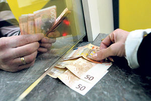 DINAR OSLABIO ZA 0,2 POSTO: Evro danas 120,8 dinara