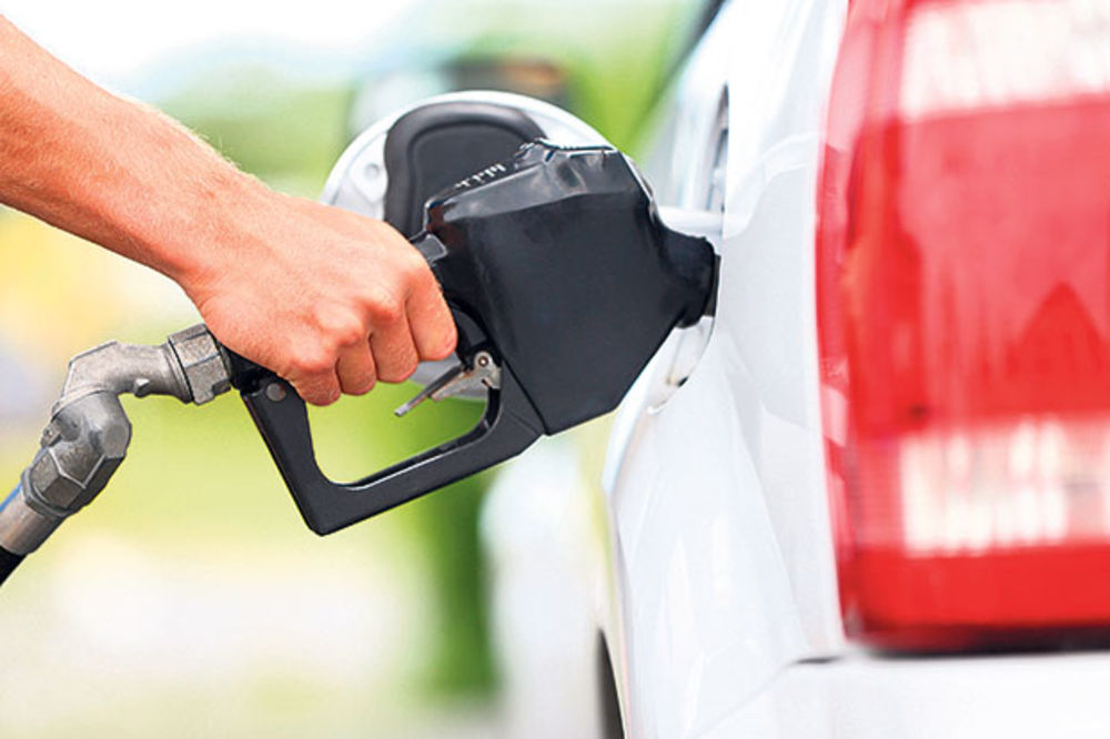 JEFTINIJE GORIVO: Za dizel i benzin 2, a za auto-gas dinar manje