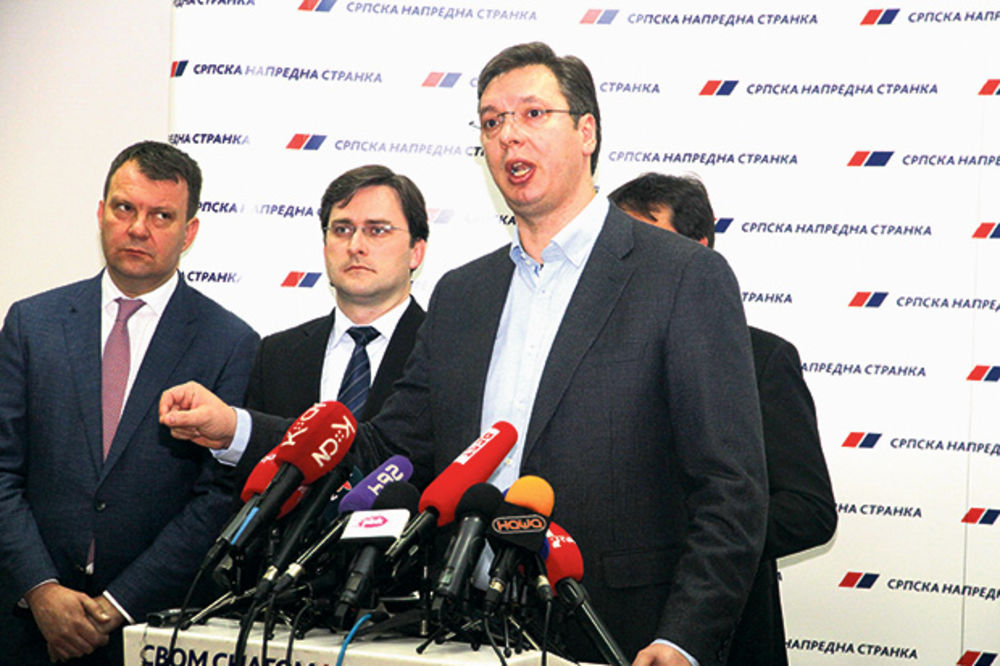 Vučić: Idemo ka pozitivnom rastu u 2015. godini!