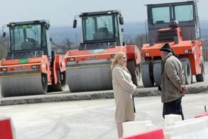 Mihajlovićeva: Nedopustivo je da godišnje izgradimo samo 15 km autoputa