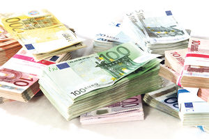 DINAR U STAGNACIJI: Evro danas 122, 81 dinara