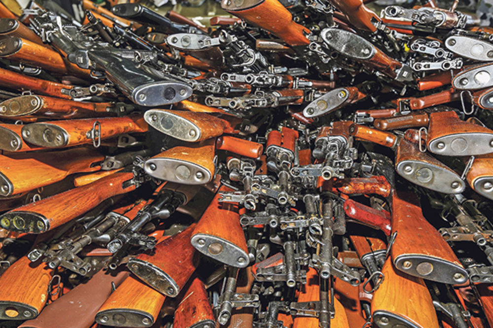 IZVOZ: Prodati pištolji, snajperi i karabini