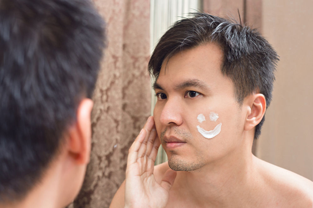 Profit u Južnoj Koreji prave šminka i kreme za muškarce