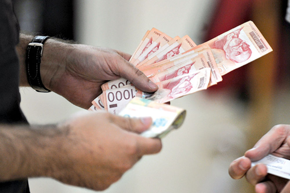 KURIR SAZNAJE! Prosečna plata u Srbiji prvi put prešla 510 evra!