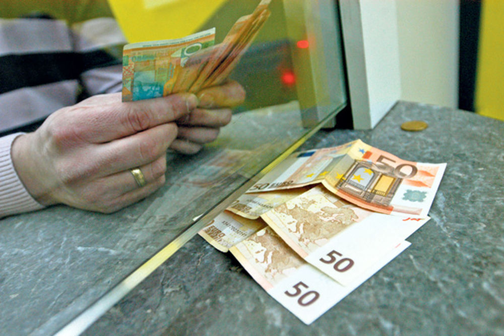 DINAR BEZ PROMENE: Evro danas 117,58 po srednjem kursu