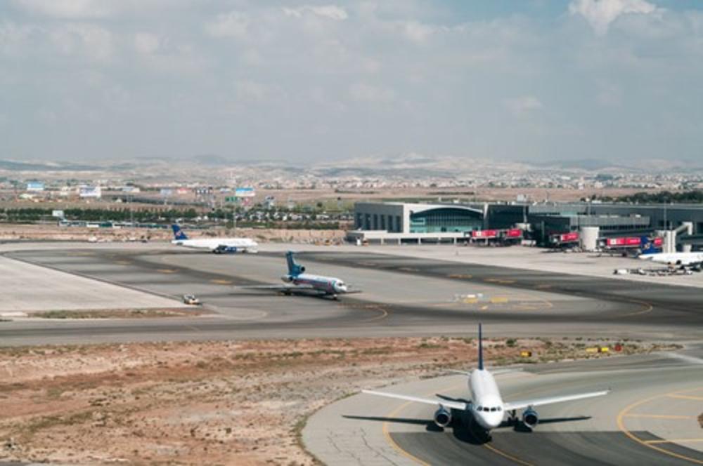 Aerodrom, Kipar, Larnaka