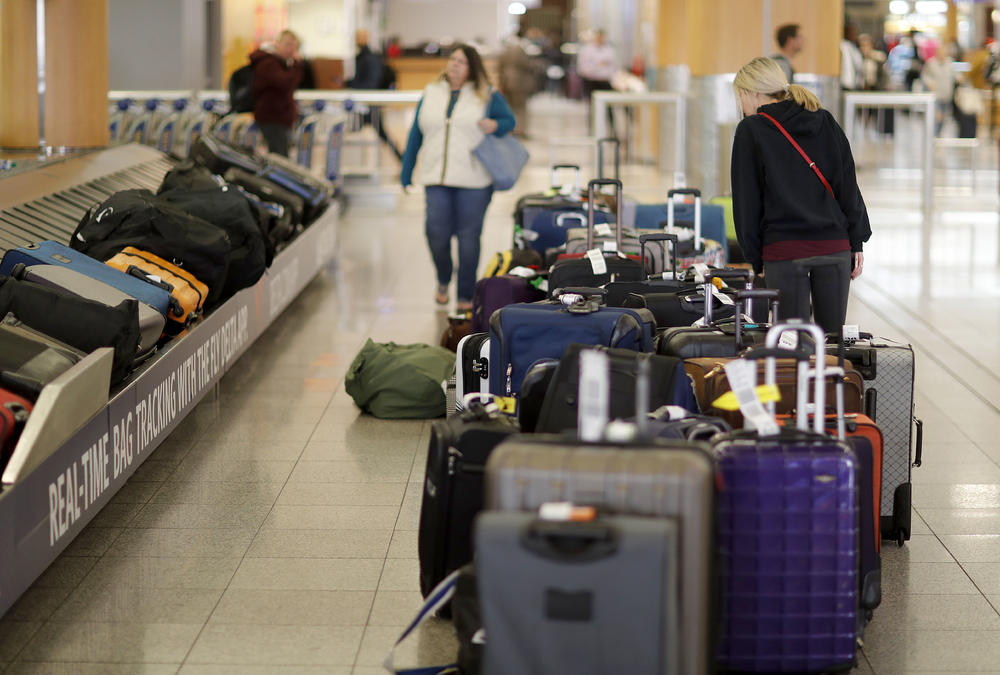prtljag, koferi, putovanje, letovanje, turisti, aerodrom
