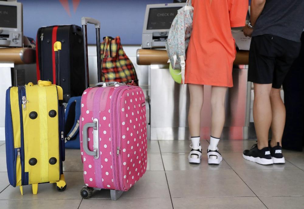 prtljag, koferi, putovanje, letovanje, turisti, aerodrom