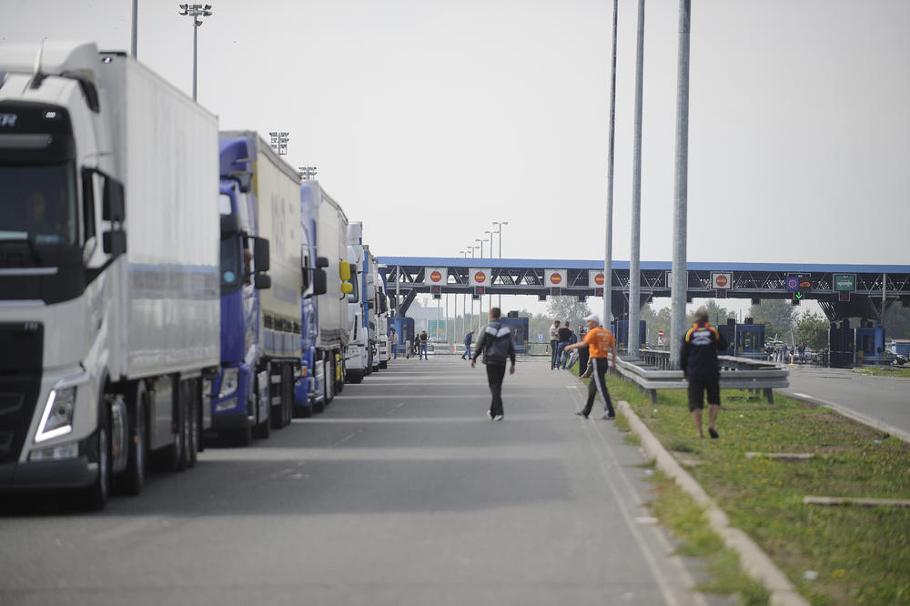 IMA SVEGA, ROBA SAMO STIŽE: Od uvođenja vanrednog stanja kroz Srbiju prošlo više od 20.000 kamiona