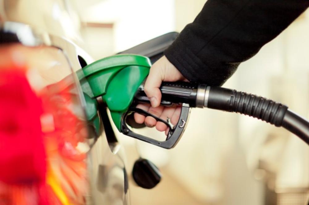 SKAČU CENE NA PUMPAMA: Benzin skuplji za dva, a dizel za dinar