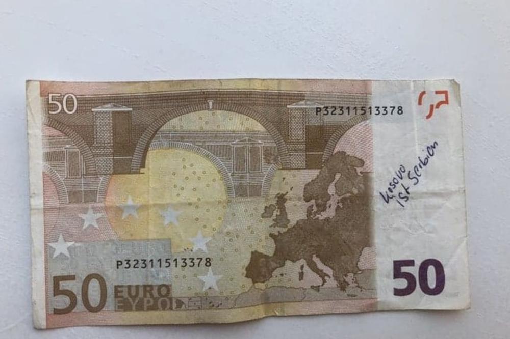 50 EVRA KOJE VREDE ČITAVO BOGASTVO: U Grčkoj na letovanju kao kusur dobili novčanicu sa MOĆNOM porukom o KOSOVU i to na nemačkom!