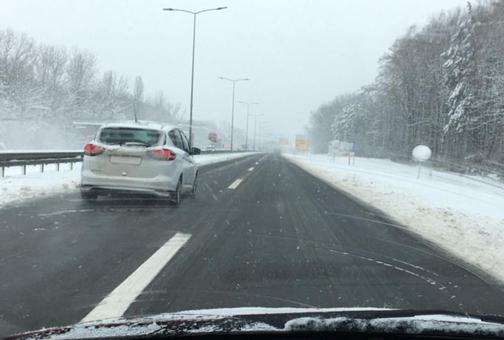 sneg, kolaps, saobraćajni kolaps, zastoj, autoput