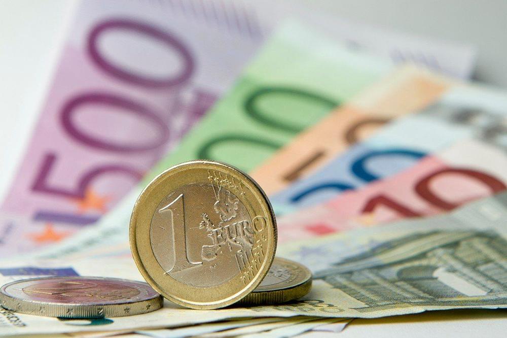 DINAR STABILNO: Evro danas 117,57 po srednjem kursu