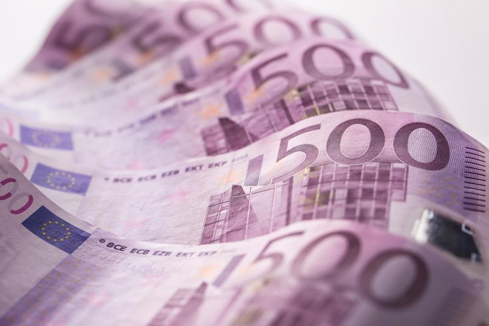 DINAR NEPROMENJEN: Evro danas za 117,56 po srednjem kursu