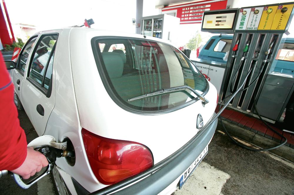 UDAR NA DŽEP GRAĐANA: Benzin poskupljuje do četiri dinara po litru?!