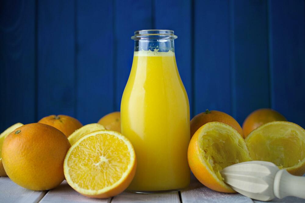 0323031053, sok od pomorandže, Ceđena Pomorandža