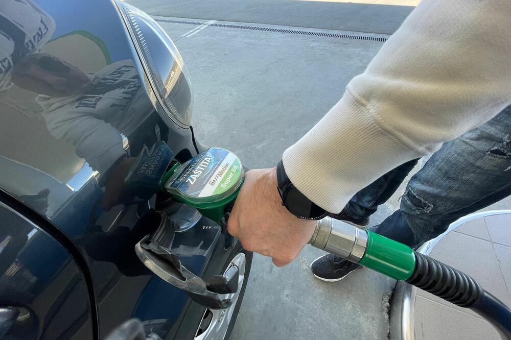OVO SU NOVE CENE GORIVA: Pojeftinili i dizel i benzin, evo za koliko!