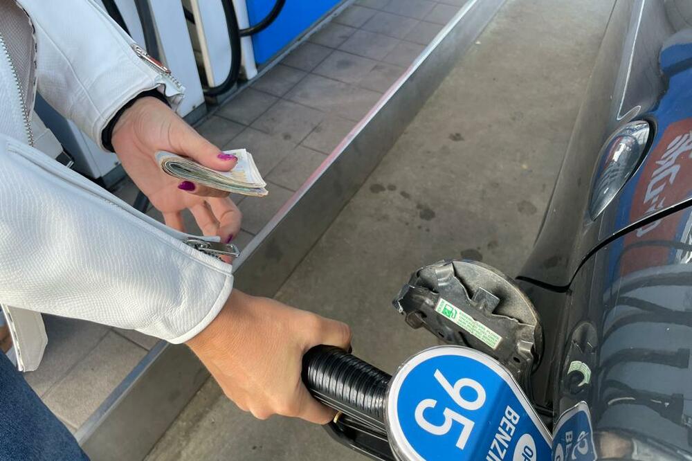 GORIVO OPET POSKUPELO: Evo koliko će narednih 7 dana koštati dizel i benzin