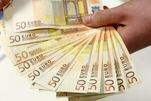 NARODNA BANKA SRBIJE SAOPŠTILA: Zvanični srednji kurs danas je 117,1707 dinara za jedan evro