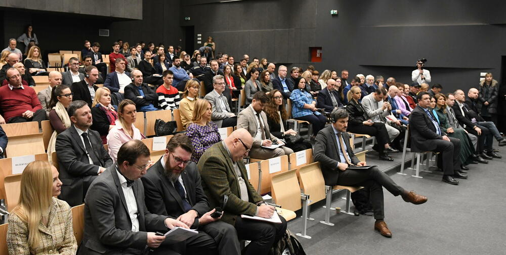 posetioci konferencije o zelenom poslovanju i industrijskim procesima u Nišu