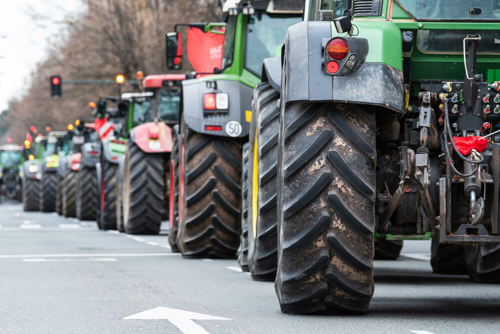 Protesti, Traktor