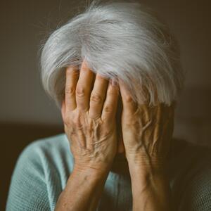 RADIJE IDEM U ZATVOR TAMO ĆU BAR IMATI TOPLU ĆELIJU: Penzionerka zanemela