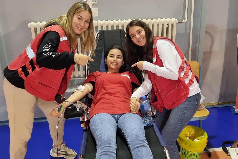 Počinju maturantske akcije dobrovoljnog davanja krvi u srednjim školama