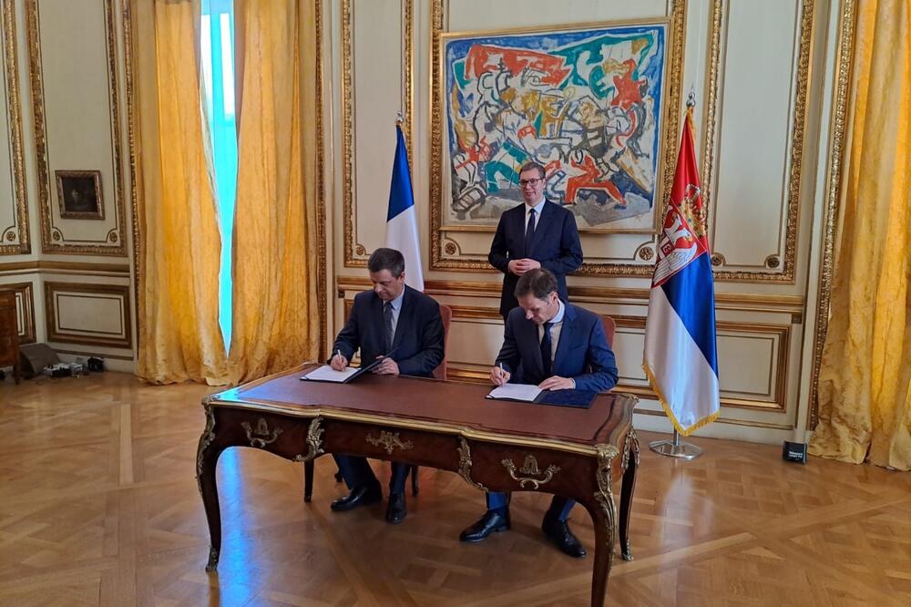 U PARIZU POTPISAN MEMORANDUM O SARADNJI SRBIJE I EDF Potpis stavio ministar Mali, prisustvovao Vučić i razgovarao sa mladim Srbima