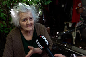 NOVA POMOĆ NAJSTARIJOJ SRPKINJI U GNJILANU: Baka Milena dobija paket knjiga, a više neće morati da pešači po svoju penziju