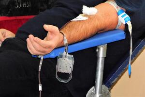 ODLIČAN REZULTAT UPRKOS VRUĆINI: Akcija davanja krvi u Loznici - prikupljene rekordne 103 jedinice